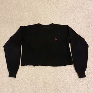 Black cropped crewneck